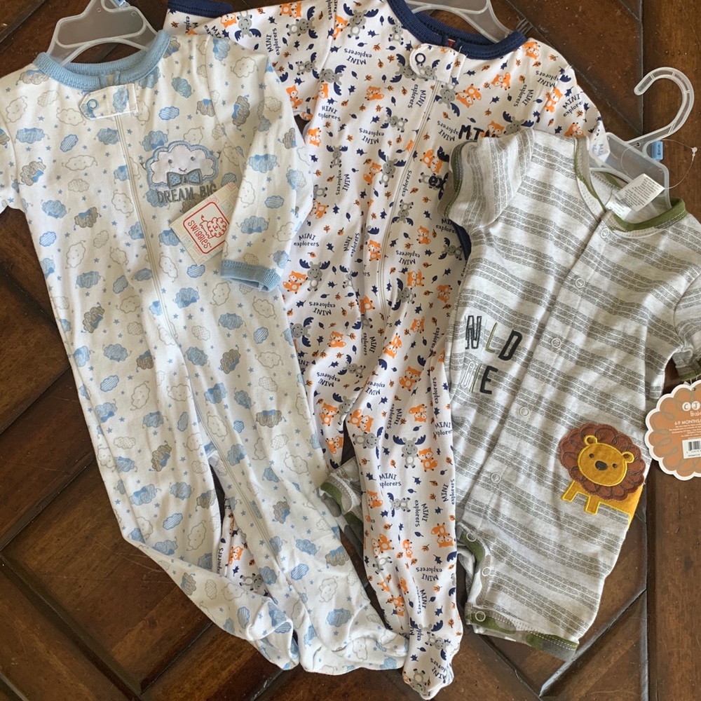 NWT bundle set romper and pajamas 6-9M